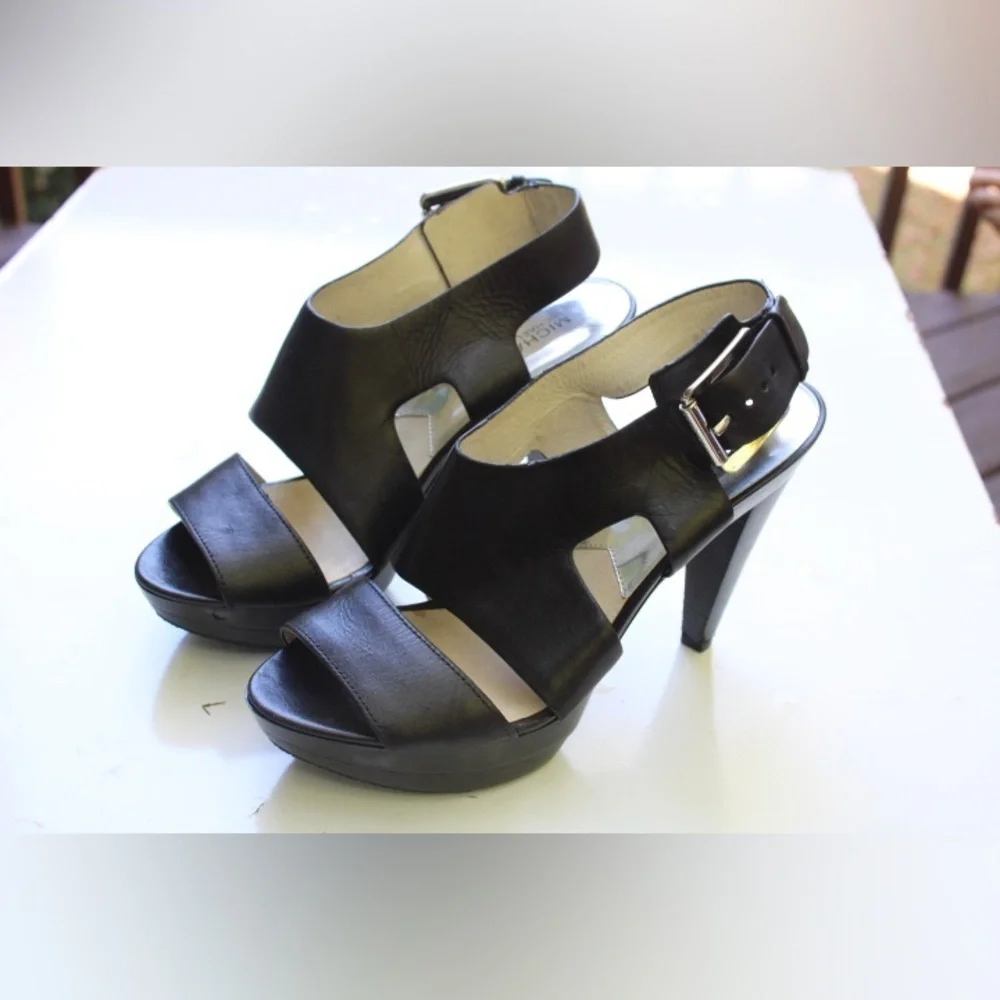 Michael Kors Platform sandals - Picture 10 of 13
